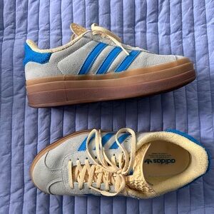 Adidas Cream and Blue Casual Sneakers